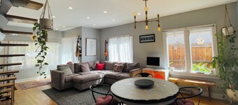 Spacious 5-bedroom house near Charming Main Littleton