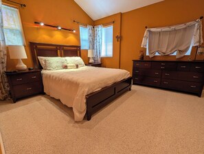 4 室のベッドルーム、旅行用ベビーベッド、WiFi (無料)、ベッドシーツ