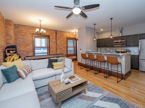 Luxury Industrial Loft The Heart of Downtown