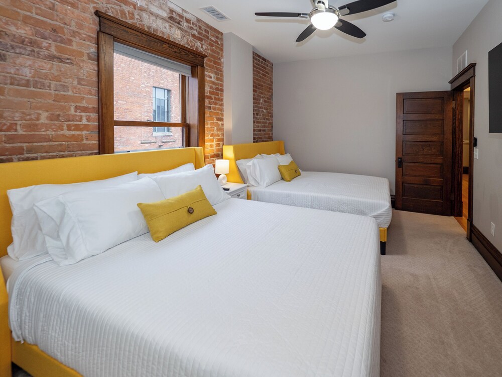 View of Biscuit Company Lofts | Downtown LA Arts District | 1850 Industrial St.