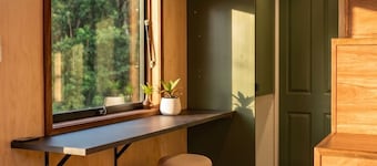 Riverside Nature Retreat • 5 min walk to waters edge