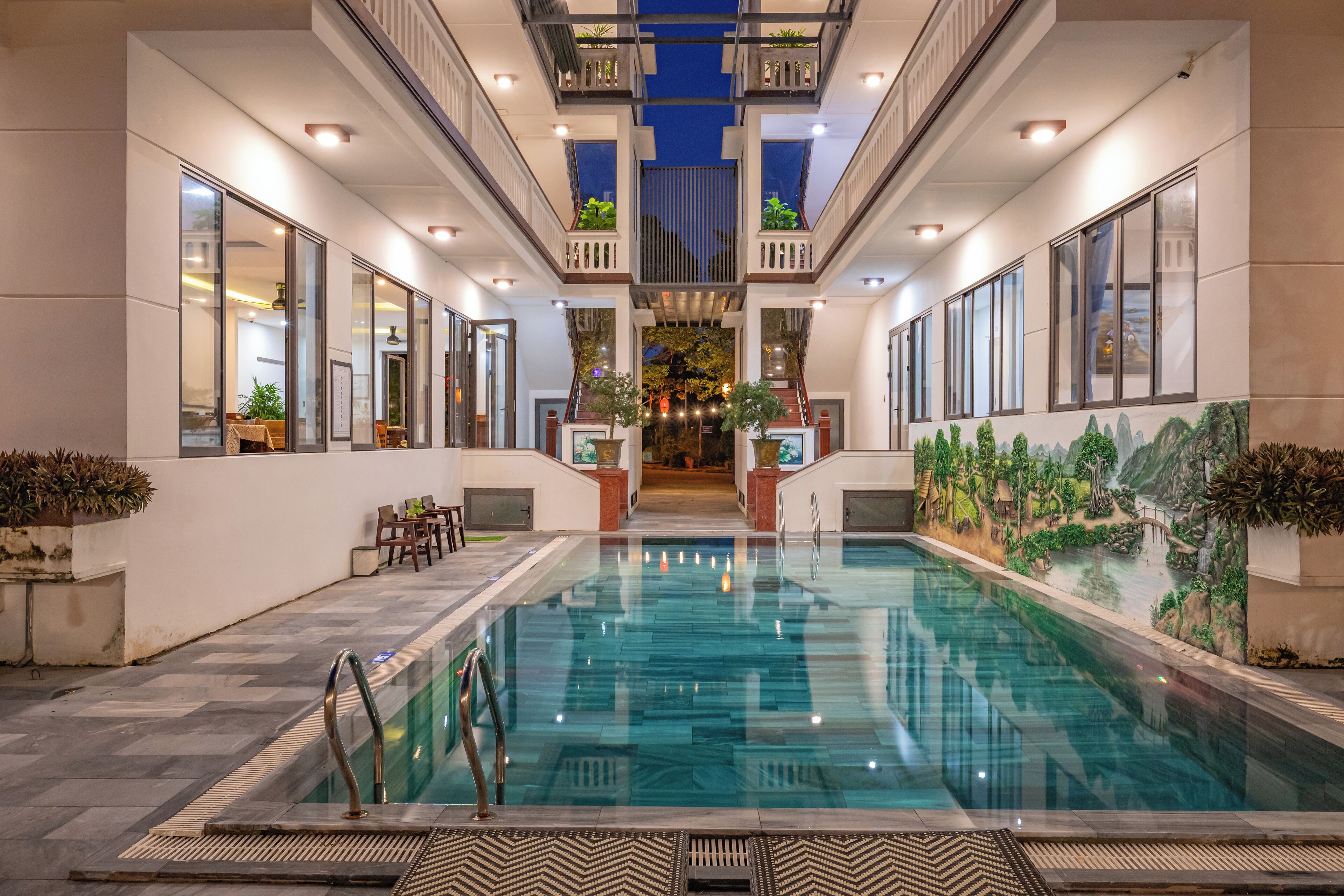 Hồ bơi ngoài trời 