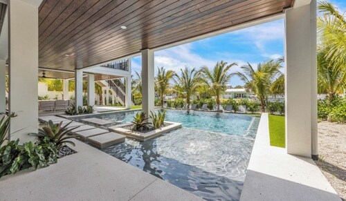 Gorgeous canal front home on Anna Maria!