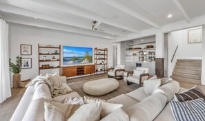 Smart TV - Gorgeous canal front home on Anna Maria! (Anna Maria)