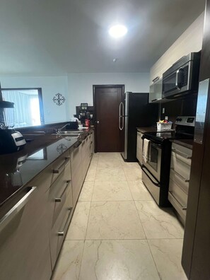 Oven, stovetop