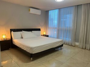 2 bedrooms, iron/ironing board, Internet, bed sheets