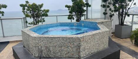 مغطس سبا خارجي