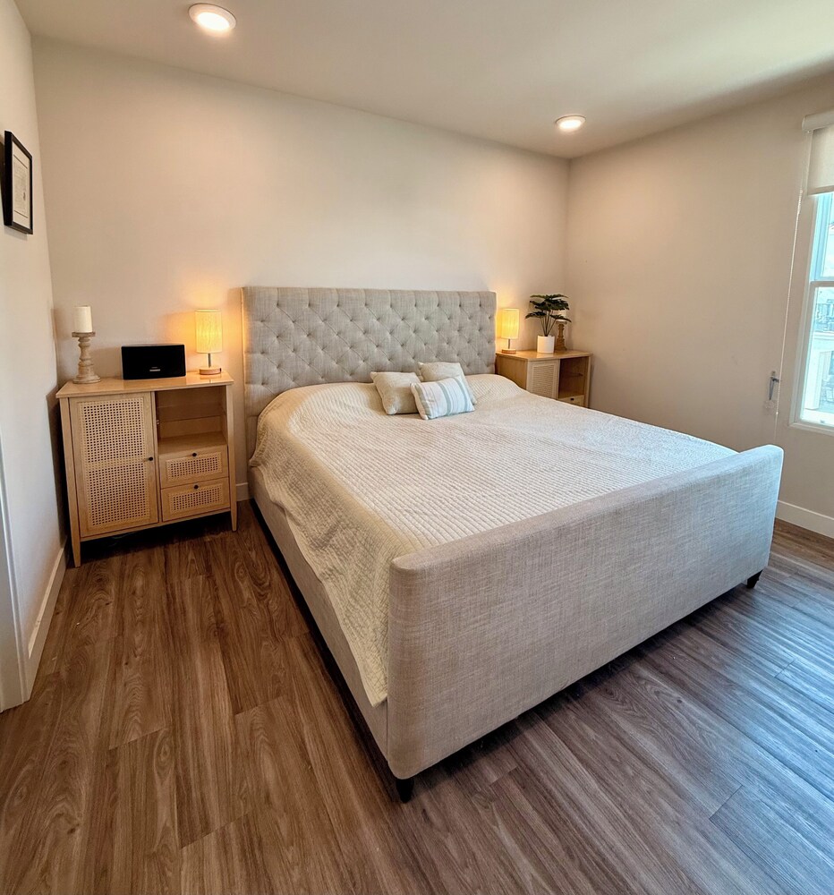 20% off Oct! Modern 2 bedroom condo with ocean view, pool, tennis, and ...