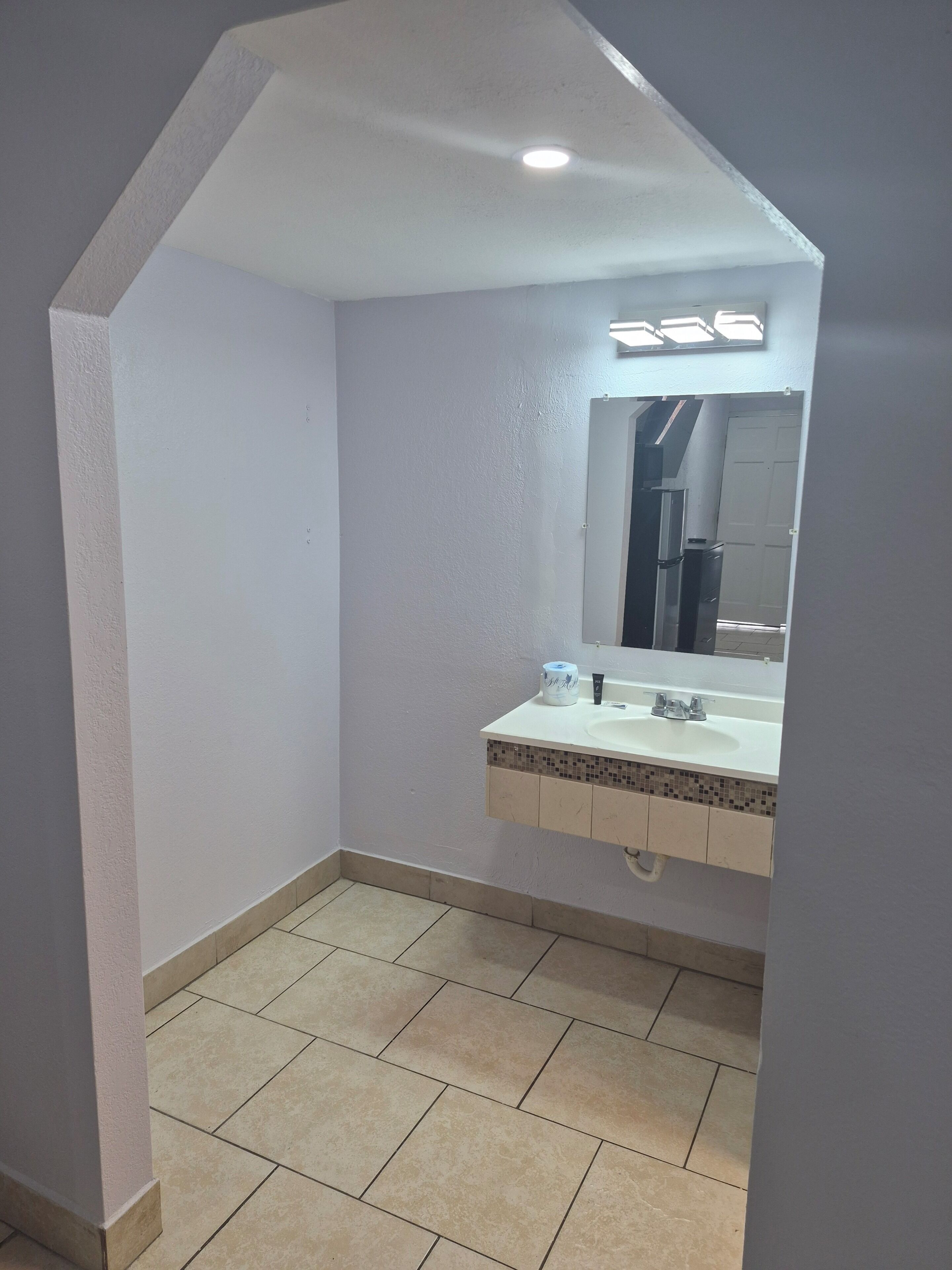 Individuelt innredet, skrivebord og skrivebord for bærbar PC