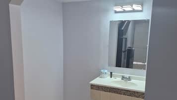 Individuelt innredet, skrivebord og skrivebord for bærbar PC