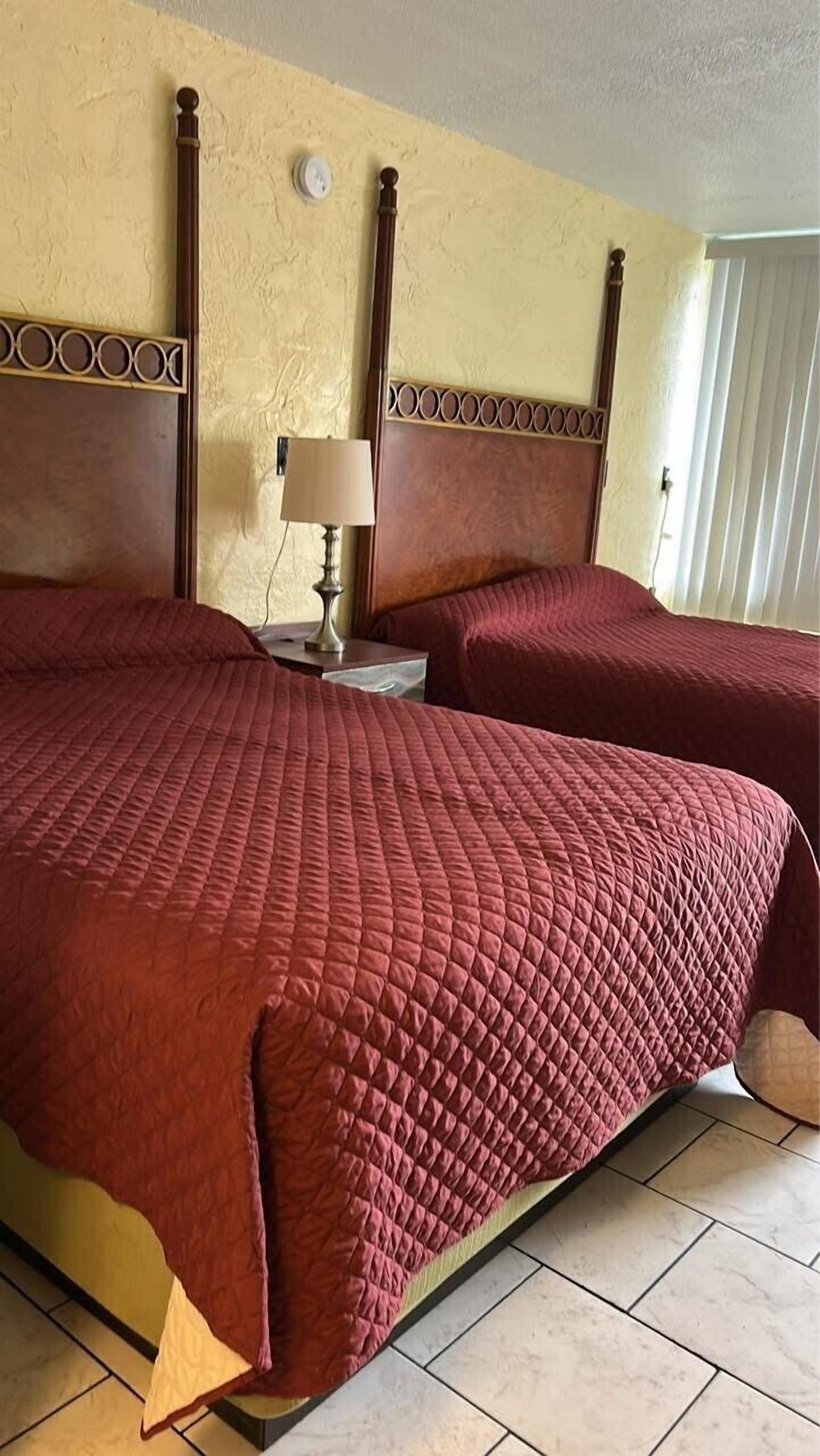 Desk, laptop workspace, free WiFi