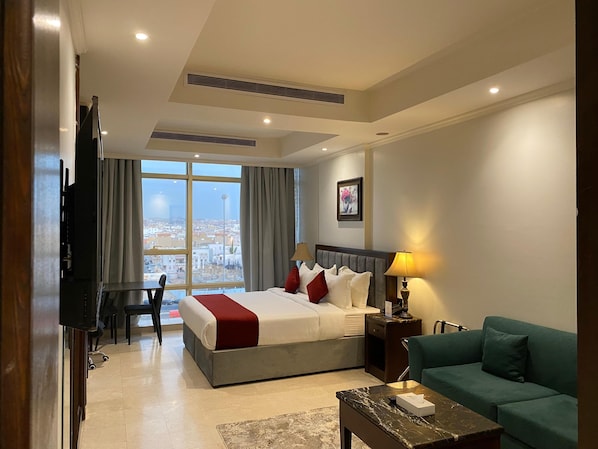 Suite, City View | In-room safe, blackout drapes, soundproofing, iron/ironing board
