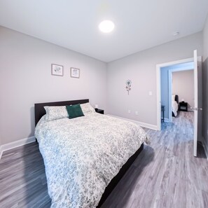 3 dormitorios, tabla de planchar con plancha, wifi gratis y ropa de cama
