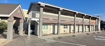 Hometown Inn