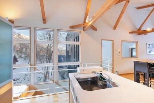 Casi67 West | 2BR Hirafu Chalet | Yotei & Annupuri Views