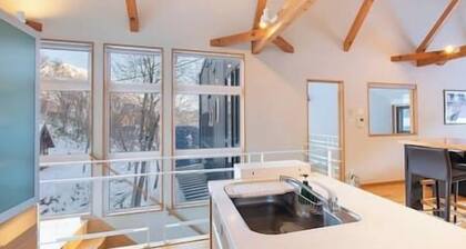 Casi67 West | 2BR Hirafu Chalet | Yotei & Annupuri Views