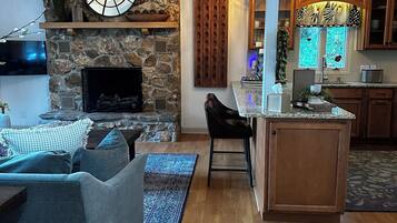 Smart TV, fireplace, computer monitors