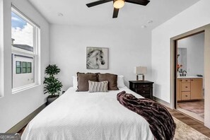 2 chambres, fer et planche à repasser, accès à Internet, literie fournie