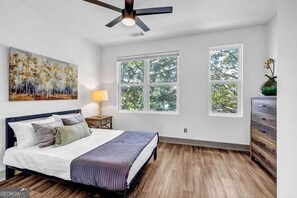 2 habitaciones, tabla de planchar con plancha y acceso a internet