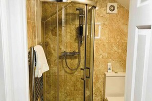 Shower, towels - Small 3 Bed Flat near Heathrow (Staines)