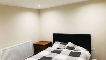3 bedrooms, WiFi, bed sheets
