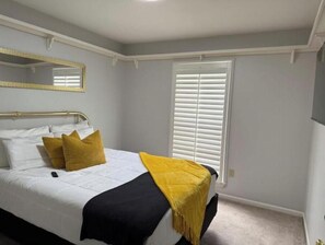 3 bedrooms, iron/ironing board, Internet, bed sheets