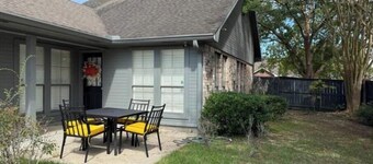 Delightful 3-bedroom, 2-bath house minutes from LSU and the State Capital