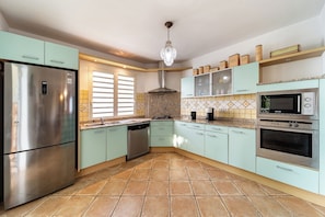 Microwave, oven, stovetop, dishwasher