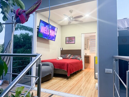 Cozy Modern Room, Private Entrance - San Salvador