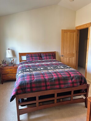 3 chambres, fer et planche à repasser, accès Internet, draps fournis