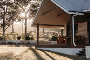 Terrace/patio - Wallaringa Farm: Luxury Australian Country Escape (Wallaringa)
