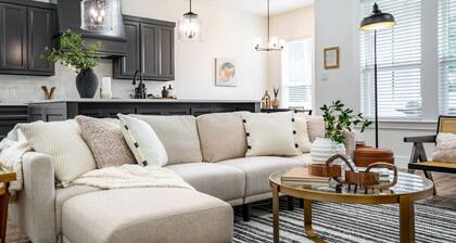 Expertly Designed Home w/ Fire Pit + Telescope