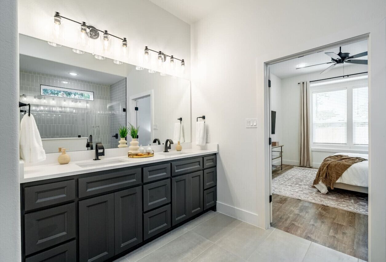 4 bedrooms, iron/ironing board, WiFi