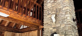 Chalet-Style Log Home  – Waynesville, Ohio