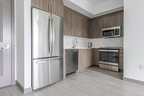 Fridge, microwave, oven, dishwasher