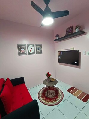 Living area - Near NAIA Manila Airport, "Budget  Cozy Unit" Condo, 4km from NAIA, 10K (Parañaque)