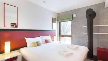 4 bedrooms, WiFi, bed sheets