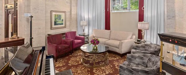 Interior - Studio Hotel at WorldMark The Camlin - World Cup Timeshare (Seattle)