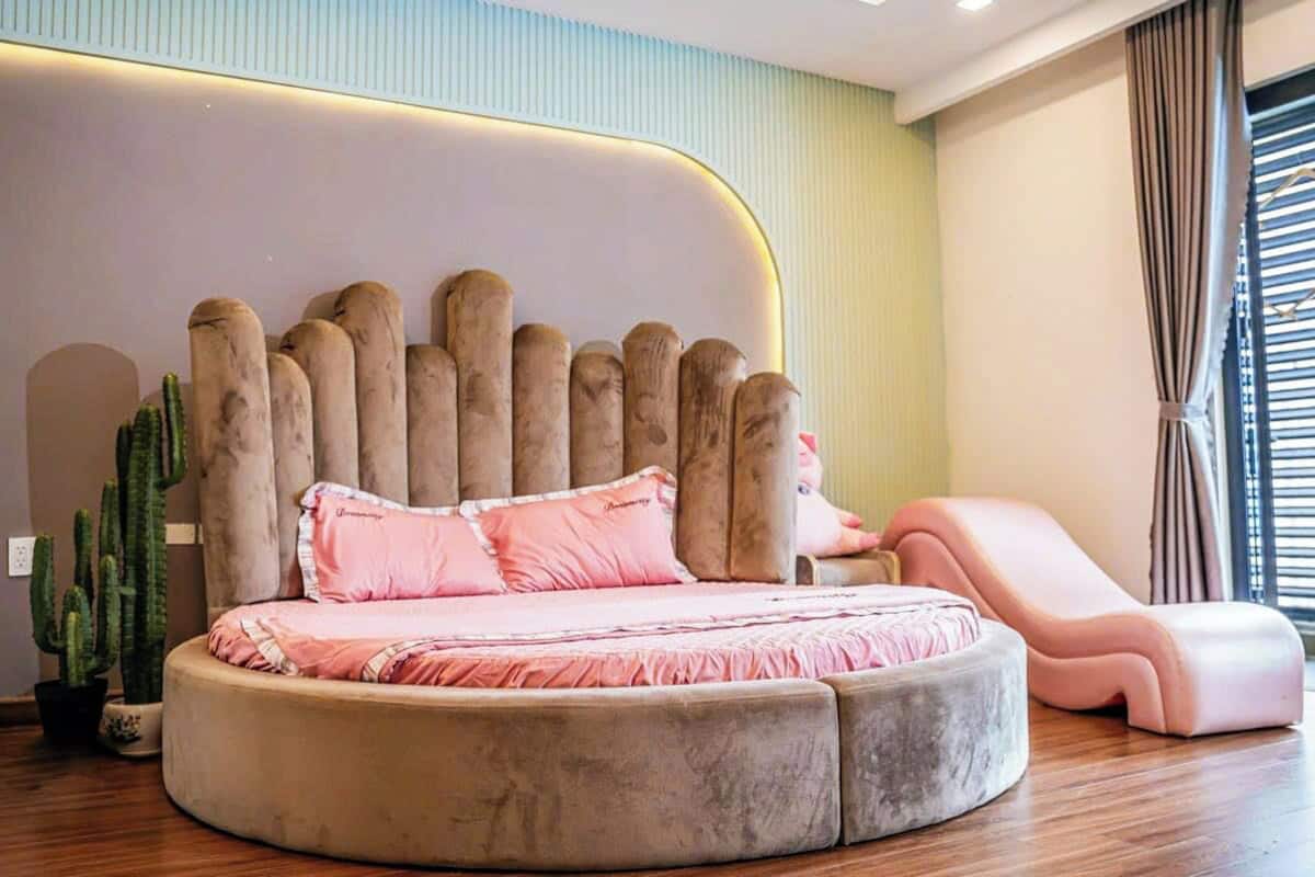 Deluxe Room, Balcony, Beach View | Desk, laptop workspace, blackout drapes, soundproofing