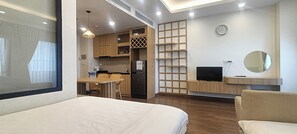 طراز فريد لكل وحدة ومكتب ومساحة عمل للكمبيوتر المحمول وستائر تعتيم