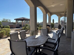 Outdoor dining - Diamond in the Desert !! A Private Oasis with Family and Friends (Mesa)