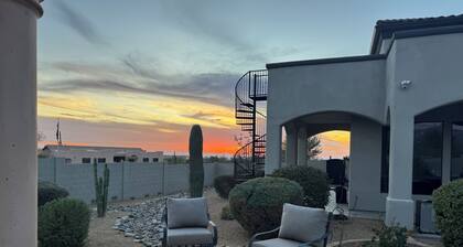 Diamond in the Desert !! A Private Oasis with Family and Friends