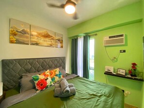 Iron/ironing board, WiFi, bed sheets