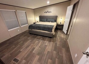 Room -  Queen Creek Desert Retreat+Spa & San Tan Mnt hiking & views on 1 acre (Queen Creek)