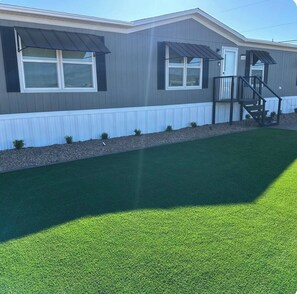 Exterior -  Queen Creek Desert Retreat+Spa & San Tan Mnt hiking & views on 1 acre (Queen Creek)