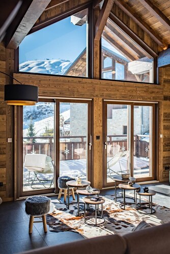 Chalet on the slopes with indoor pool- up to 15 guests