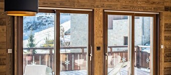 Chalet on the slopes with indoor pool- up to 15 guests
