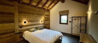 Chalet on the slopes with indoor pool- up to 15 guests