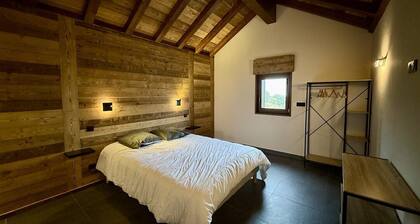 Chalet on the slopes with indoor pool- up to 15 guests