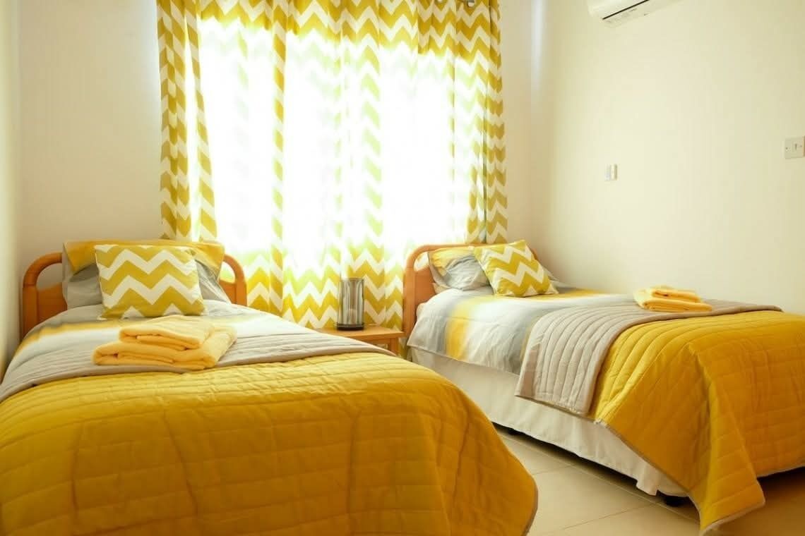 2 bedrooms, iron/ironing board, internet, bed sheets